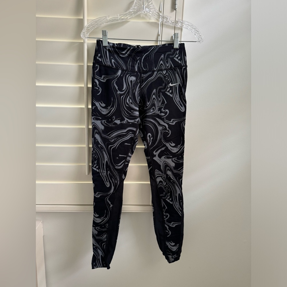 Nike workout leggings